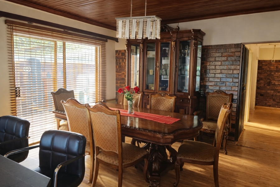 5 Bedroom Property for Sale in Pellissier Free State